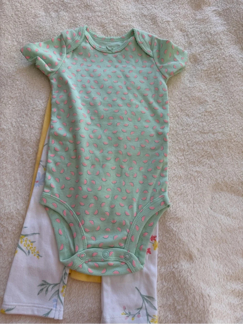 Bundle NWT Macy's 3-6M Two-Piece Leggings Set and 1 Carter’s Onesies